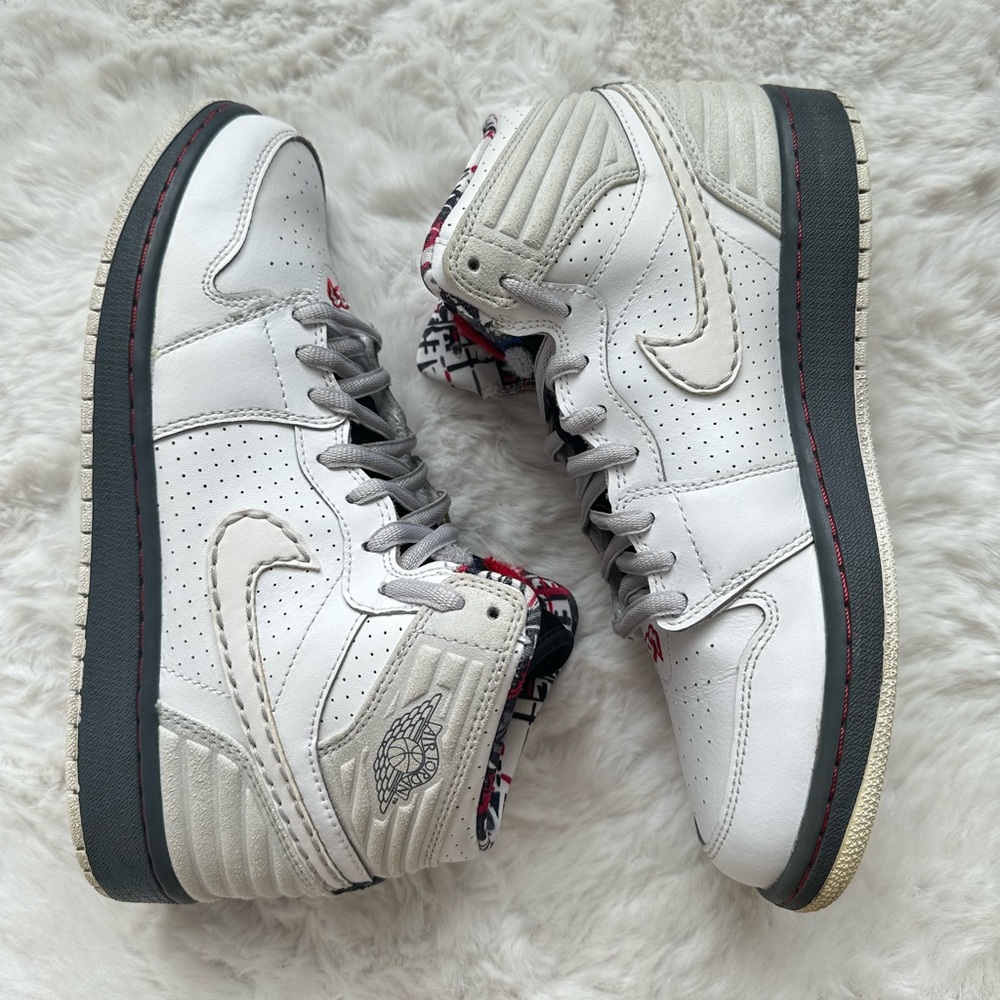Air Jordan 1 Retro '93 Bugs Bunny
